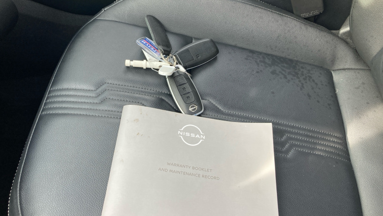 Nissan Juke 1.0 DiG-T 114 Tekna 5dr Petrol Hatchback